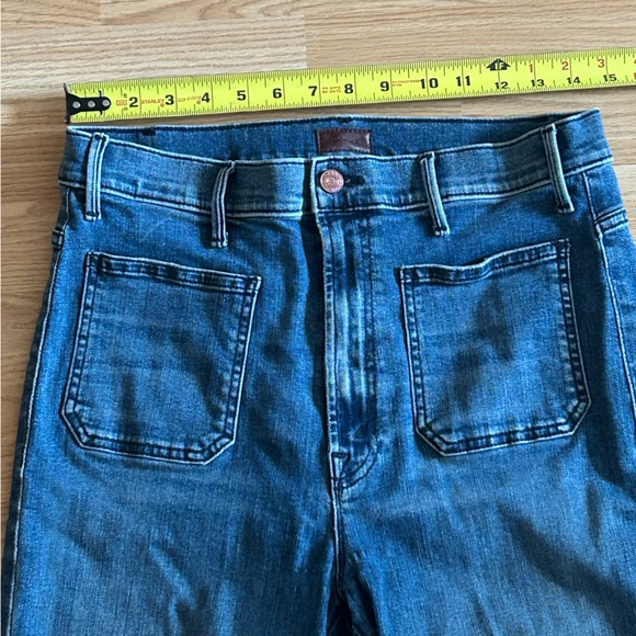 MOTHER Flare Jeans Distressed Hem Size 31 - Picture 6 of 8